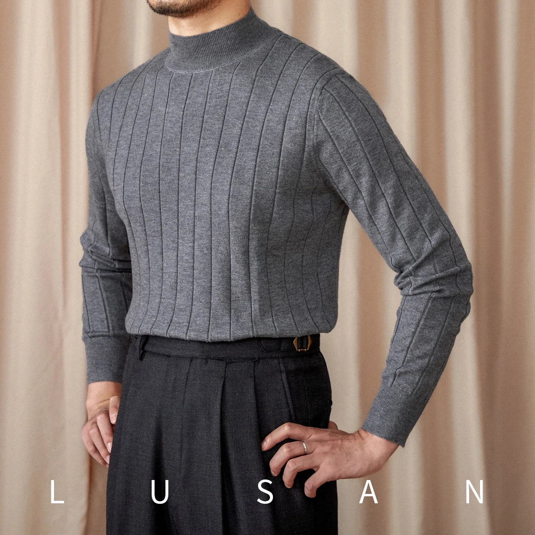 Slim fit wool sweater with collar
