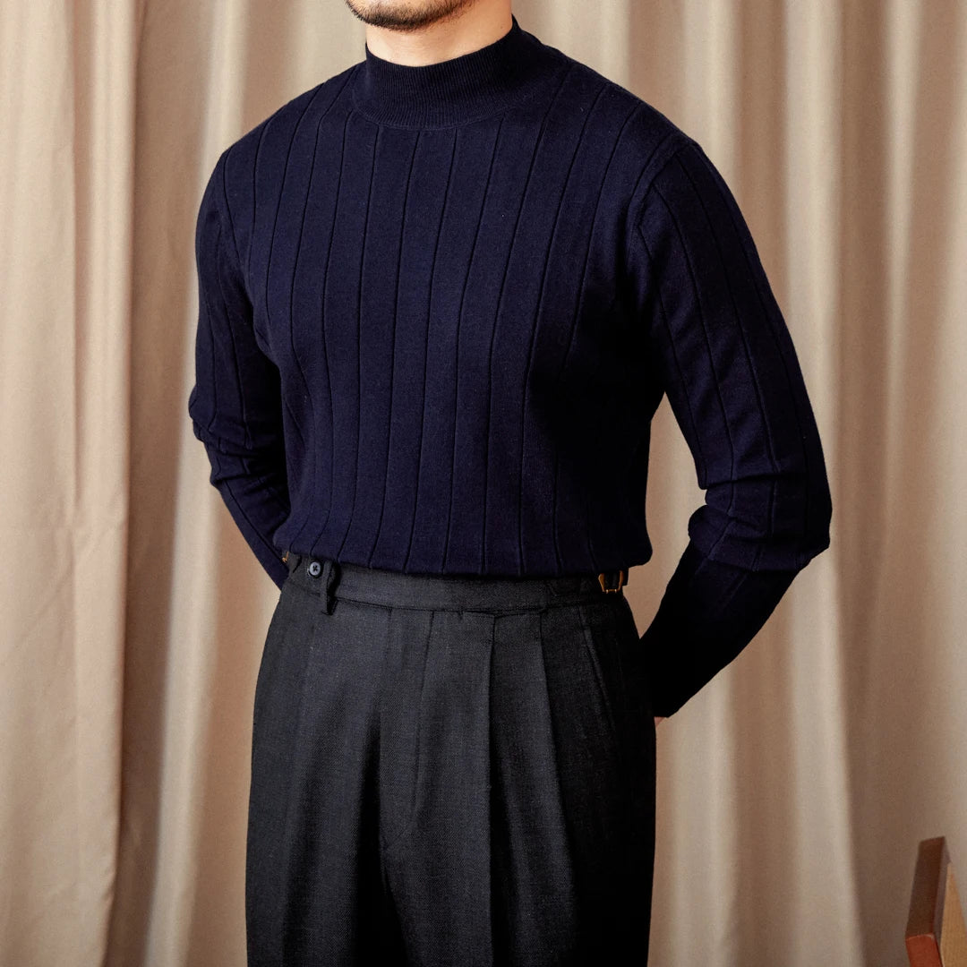 Slim fit wool sweater with collar