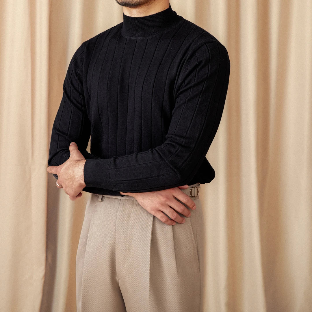 Slim fit wool sweater with collar