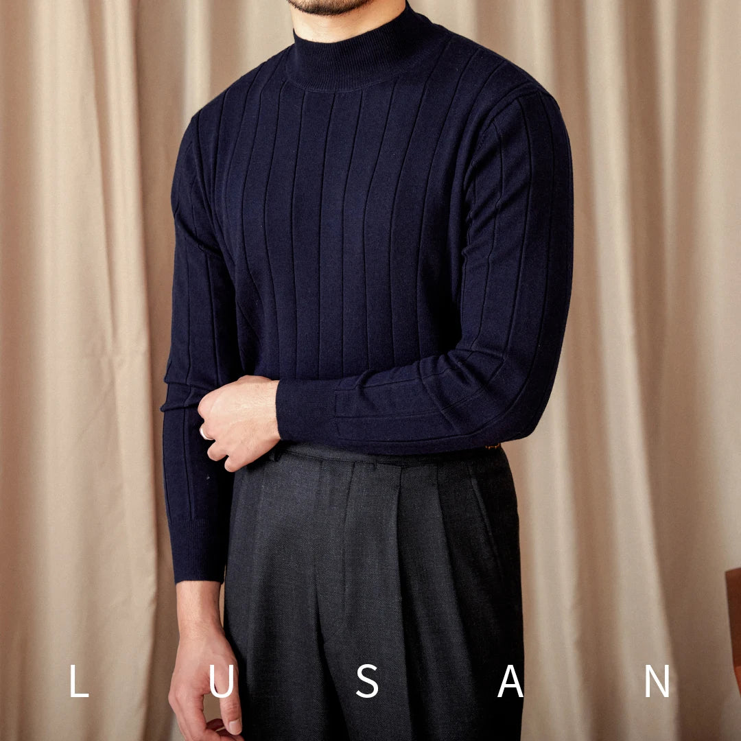 Slim fit wool sweater with collar