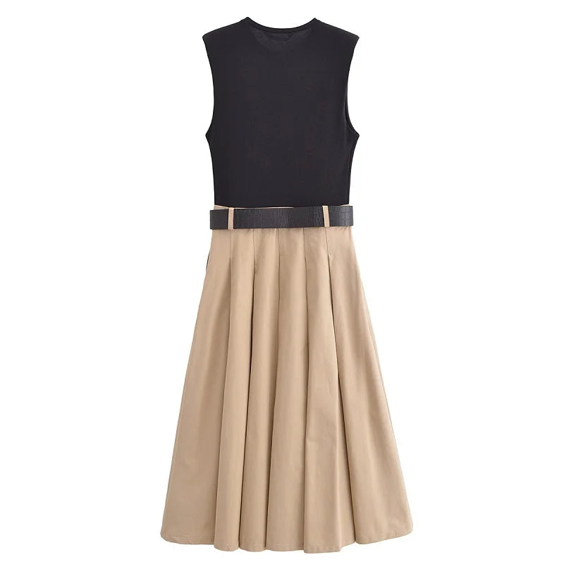 Pleated dress with belt