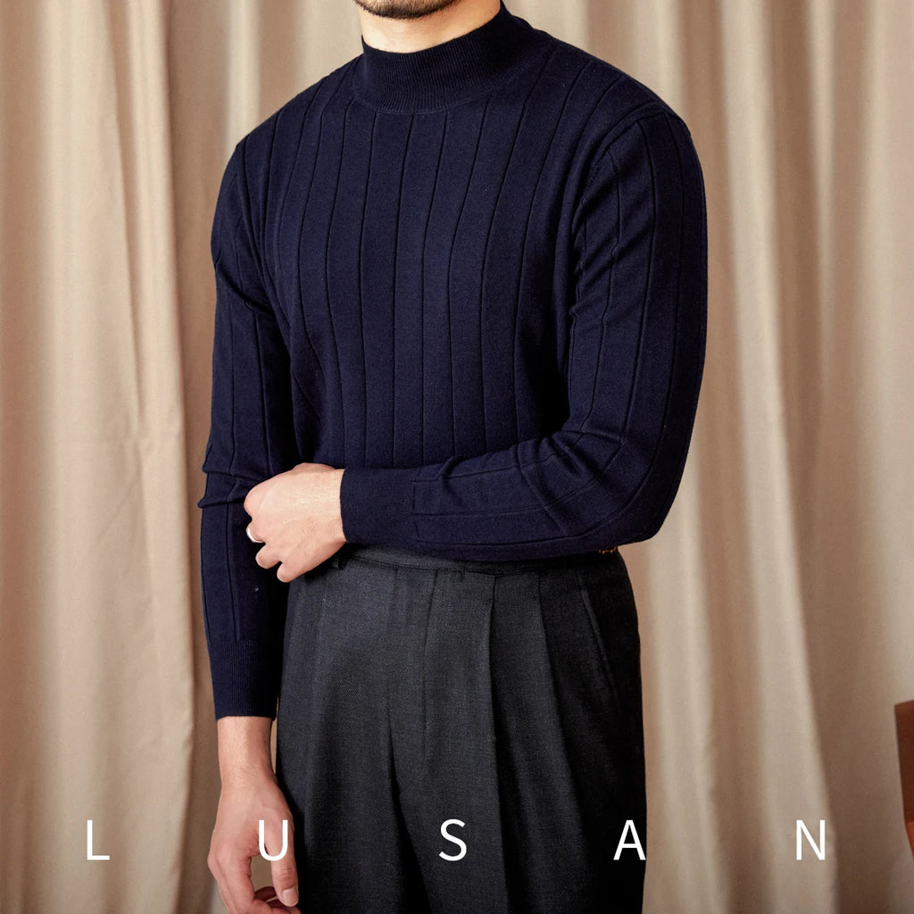 Slim fit wool sweater with collar