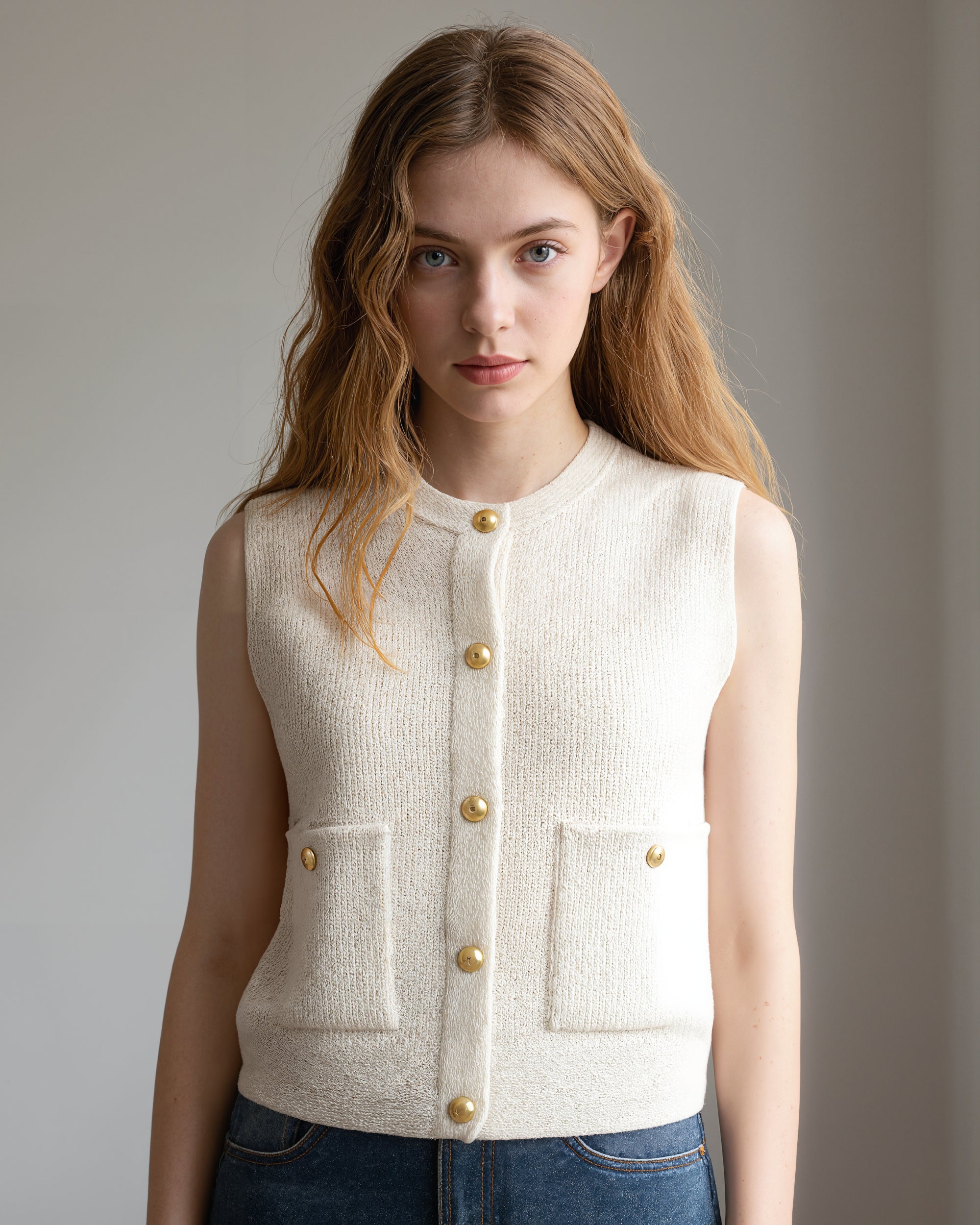 Sleeveless knit vest